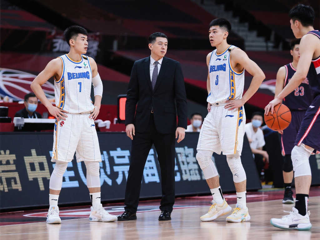 瓦拉内和佩 瓦拉内和佩